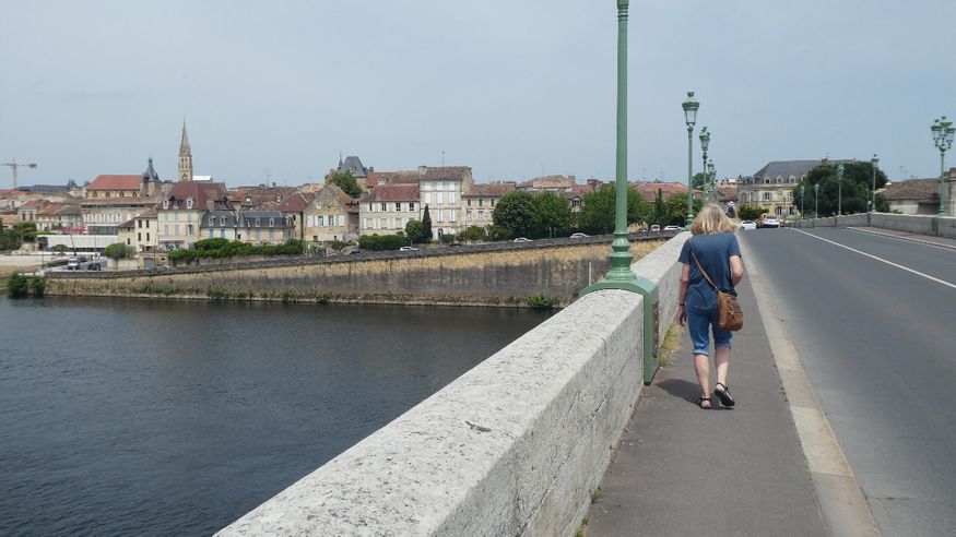 Crossing the river to Bergerac